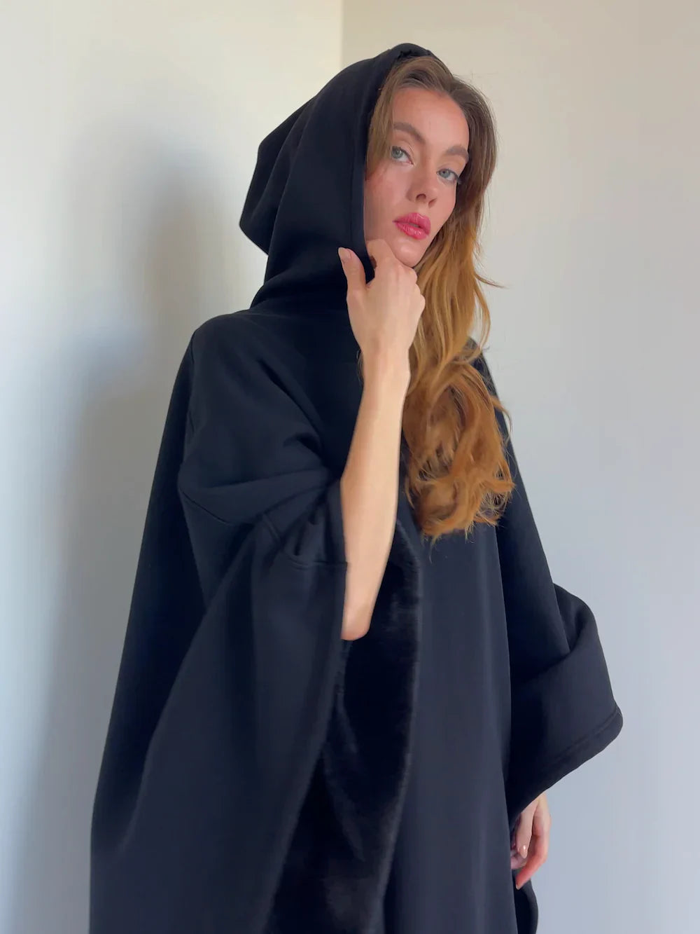 Lyra Hoodie Blanket – Jouw Cocoon van Comfort