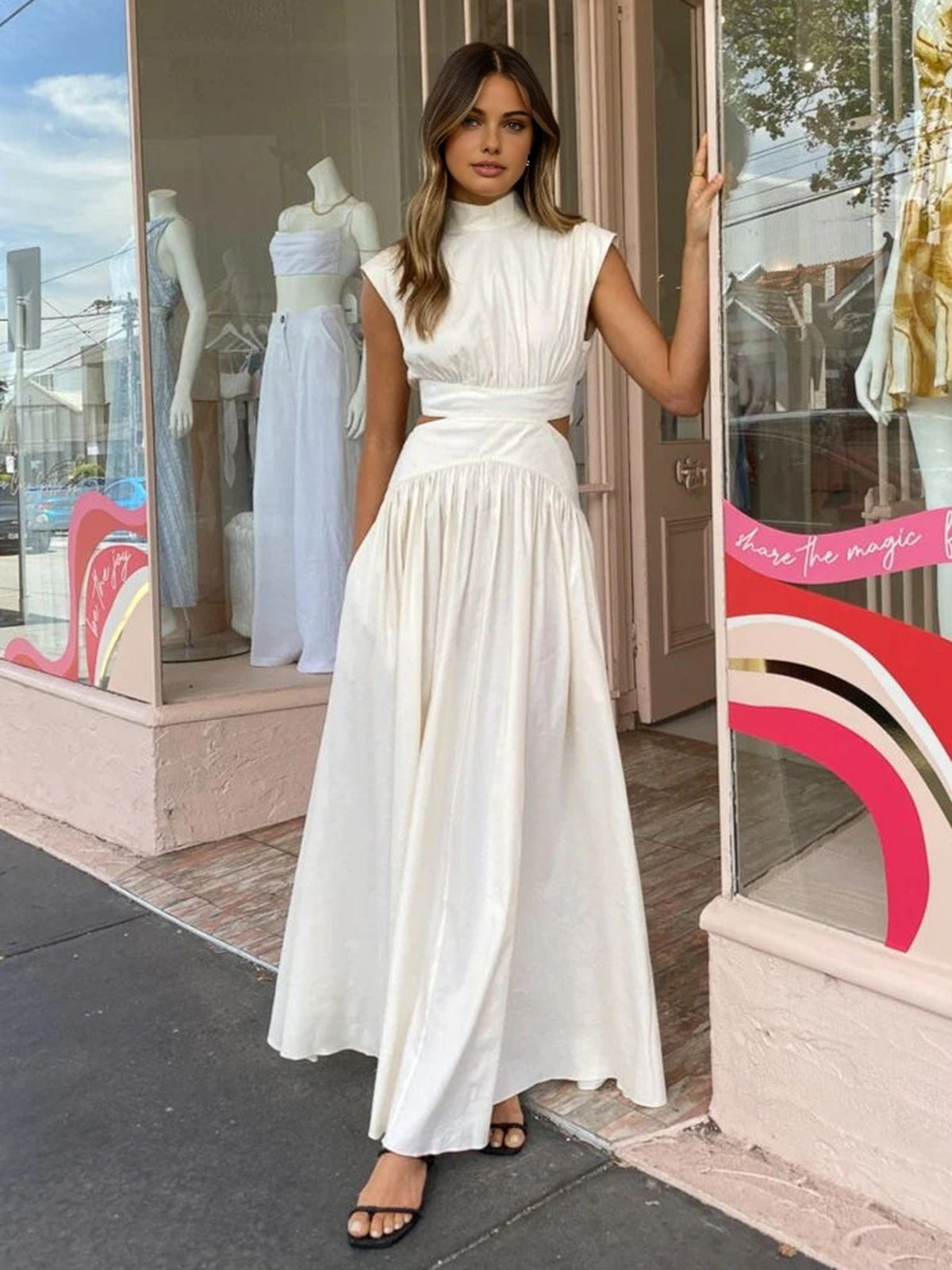 Armas Dames maxi-jurk met cut-out detail en opstaande kraag