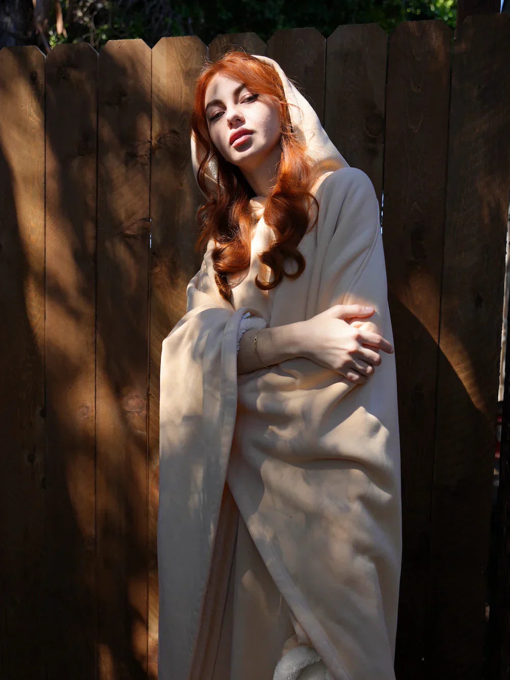 Lyra Hoodie Blanket – Jouw Cocoon van Comfort