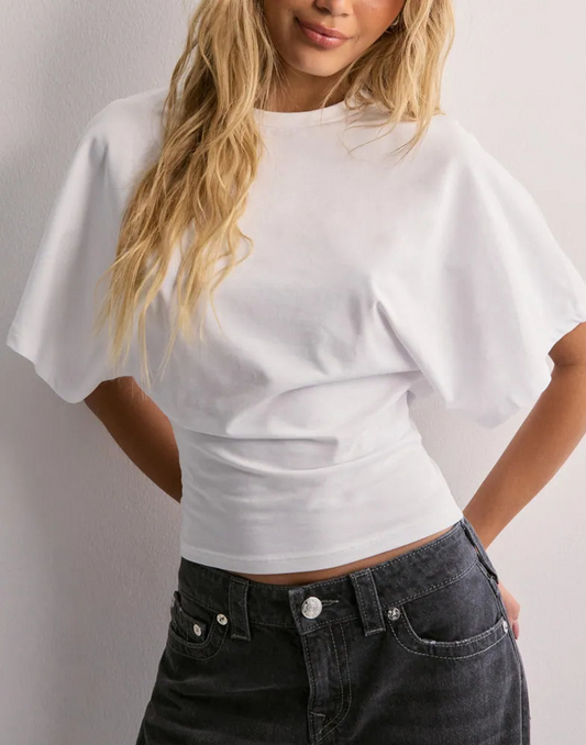 Tanya – The Trendy iconiq t-shirt must have